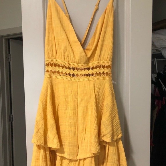 Princess Polly yellow romper - Picture 2 of 7